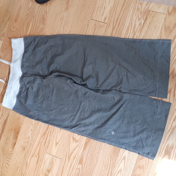 Lululemon cropped wide leg pant - Picture 4 of 4